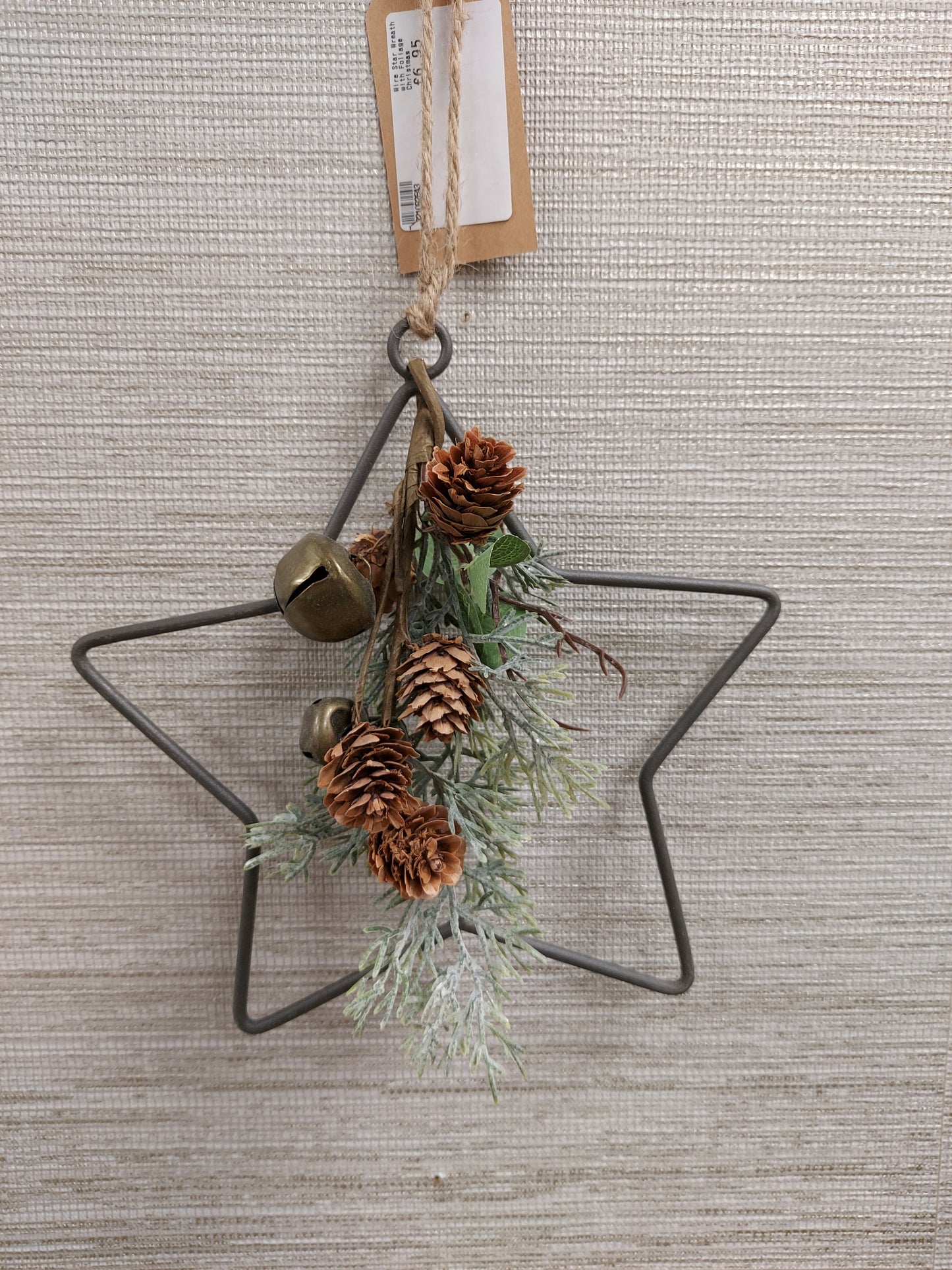Wire Star Wreath with Foliage