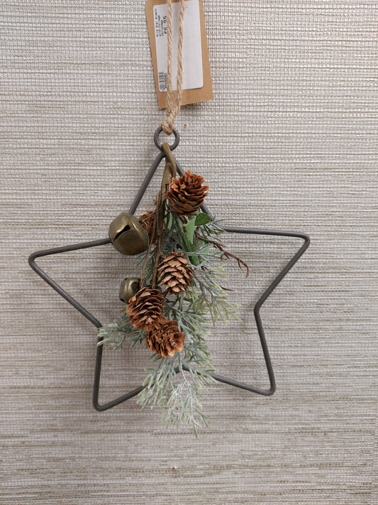 Wire Star Wreath with Foliage